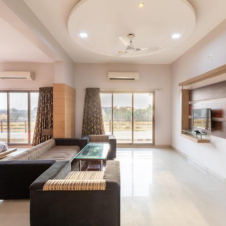 Oyo 42910 Hotel Rudra Palace Ratlām Kültér fotó