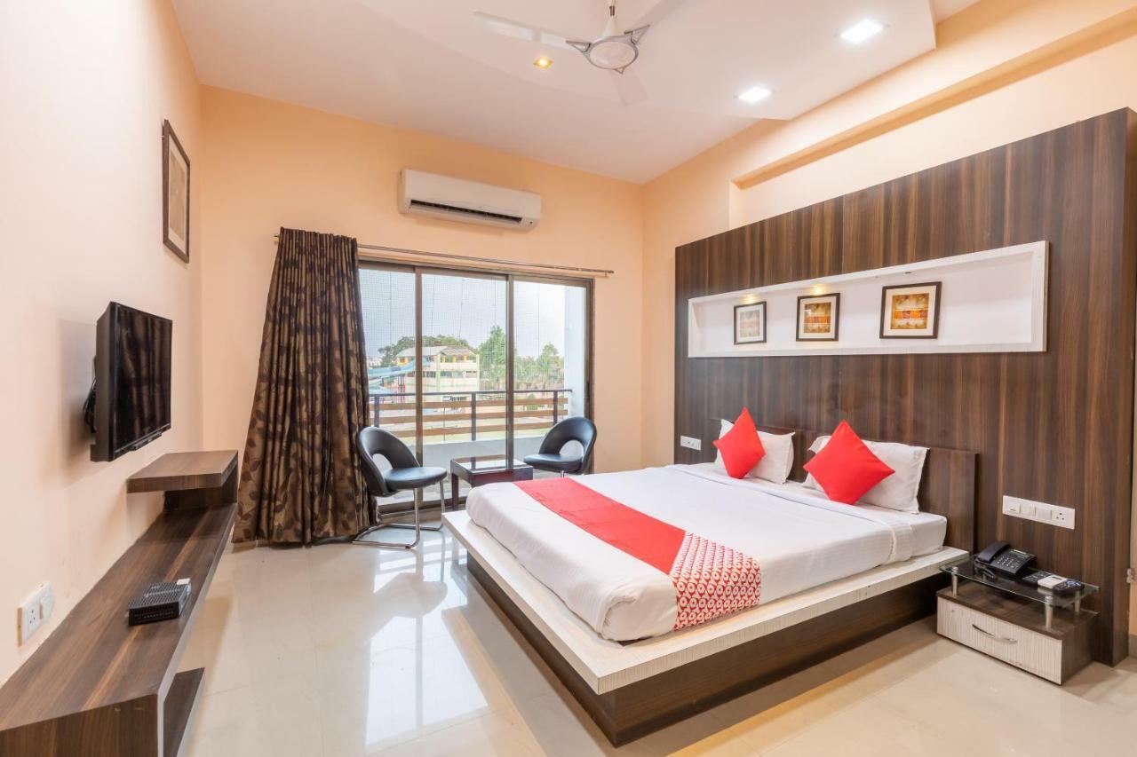 Oyo 42910 Hotel Rudra Palace Ratlām Kültér fotó