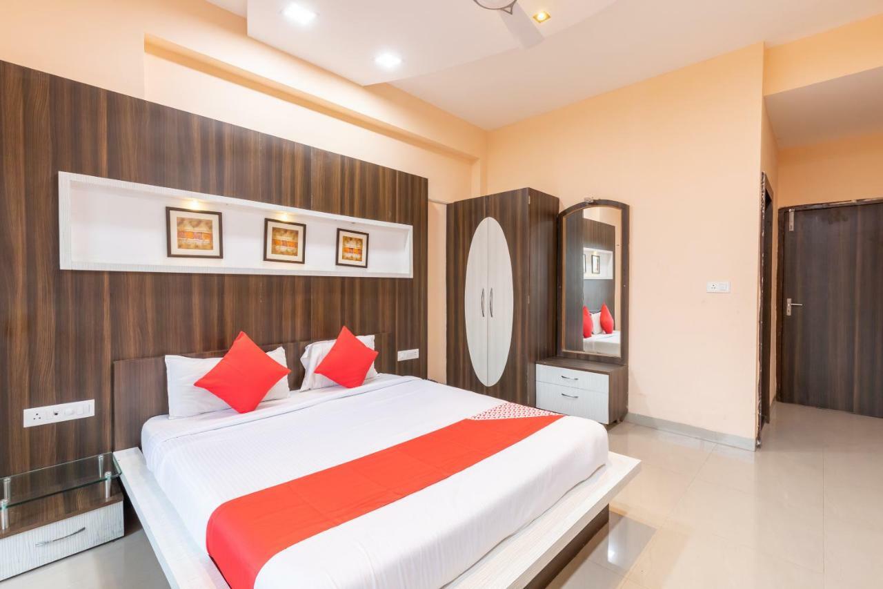 Oyo 42910 Hotel Rudra Palace Ratlām Kültér fotó