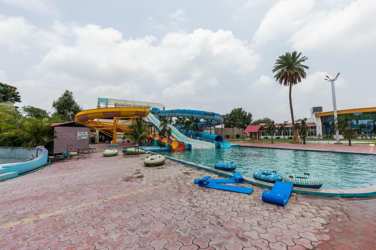 Oyo 42910 Hotel Rudra Palace Ratlām Kültér fotó
