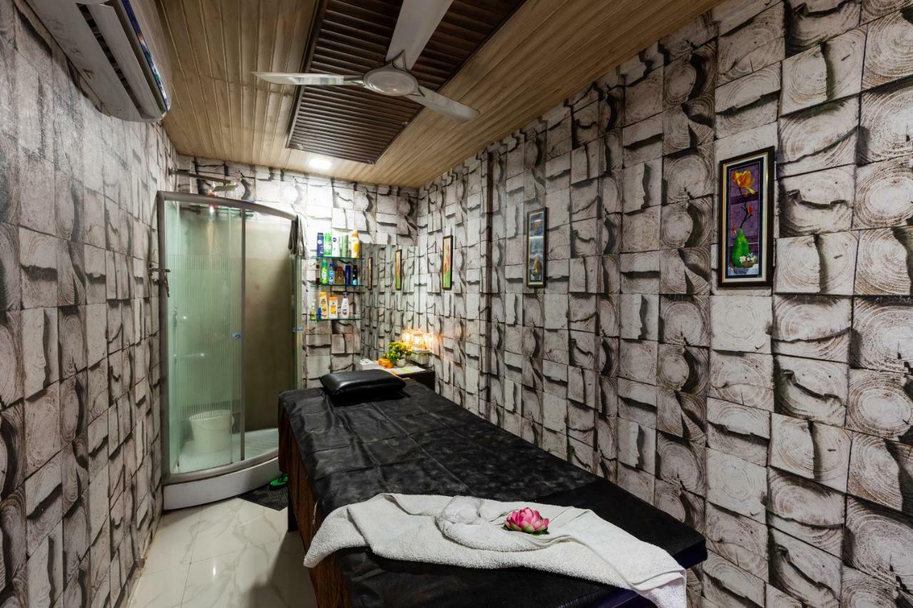 Oyo 42910 Hotel Rudra Palace Ratlām Kültér fotó