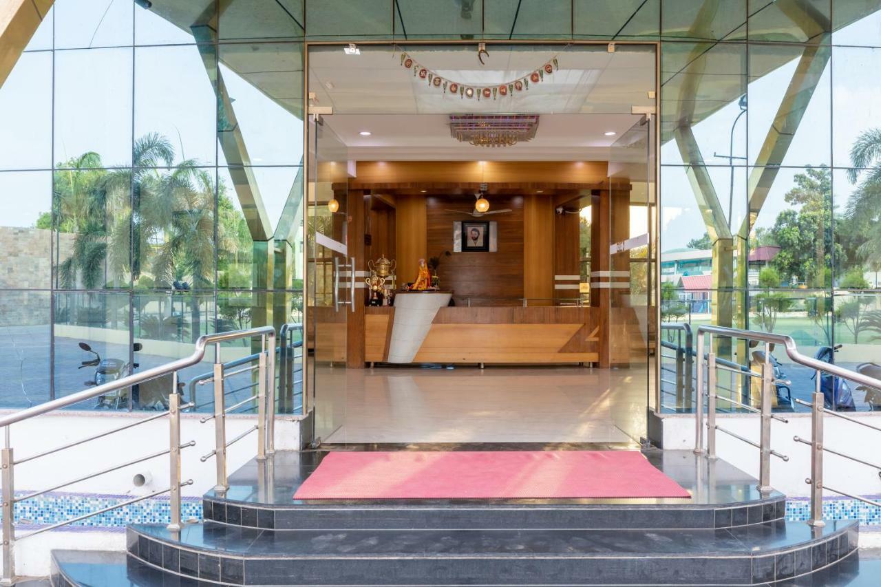Oyo 42910 Hotel Rudra Palace Ratlām Kültér fotó