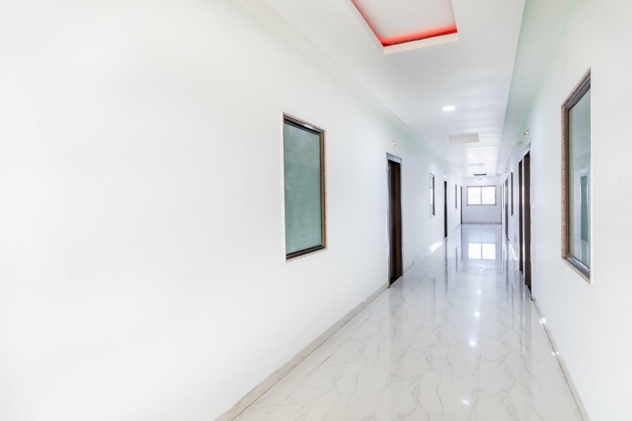Oyo 42910 Hotel Rudra Palace Ratlām Kültér fotó
