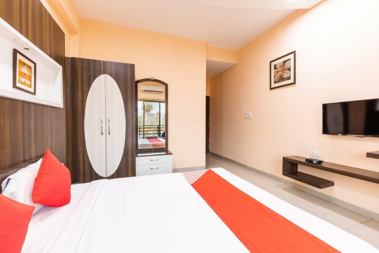 Oyo 42910 Hotel Rudra Palace Ratlām Kültér fotó