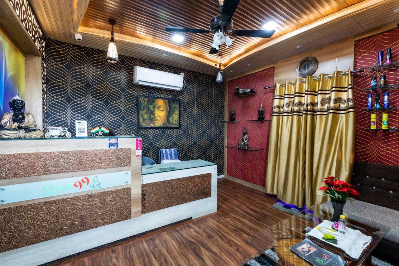 Oyo 42910 Hotel Rudra Palace Ratlām Kültér fotó